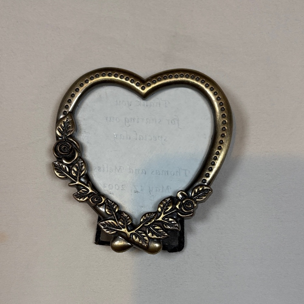 Antique Brass Heart-Shaped Decorative Photo Frame